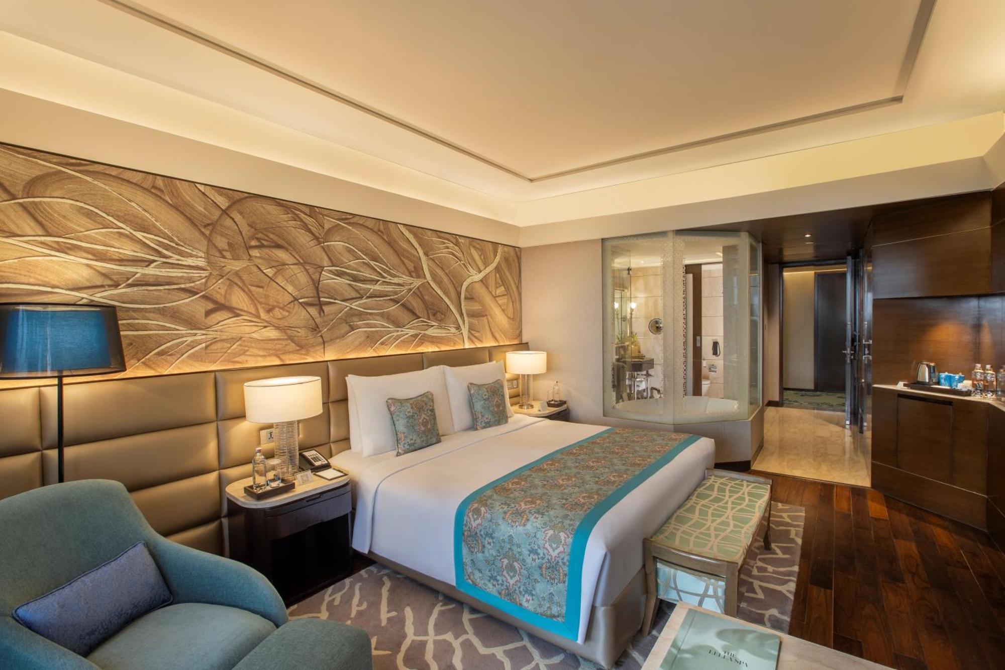 The Leela Ambience Convention Hotel Delhi Νέο Δελχί Εξωτερικό φωτογραφία Deluxe Room