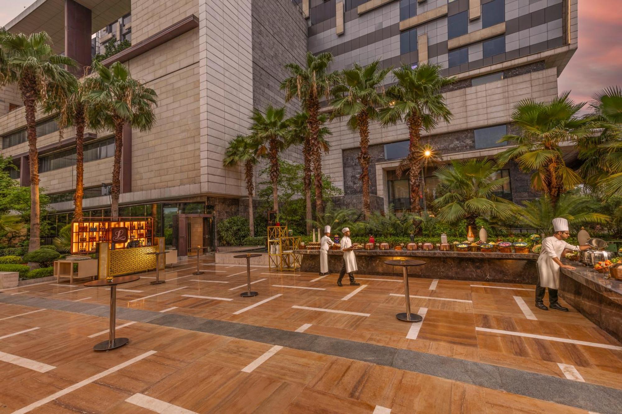 The Leela Ambience Convention Hotel Delhi Νέο Δελχί Εξωτερικό φωτογραφία The Park, Hyderabad