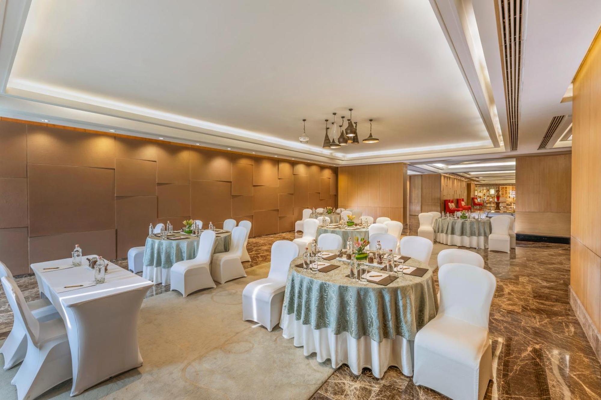 The Leela Ambience Convention Hotel Delhi Νέο Δελχί Εξωτερικό φωτογραφία The Imperial Ball Room