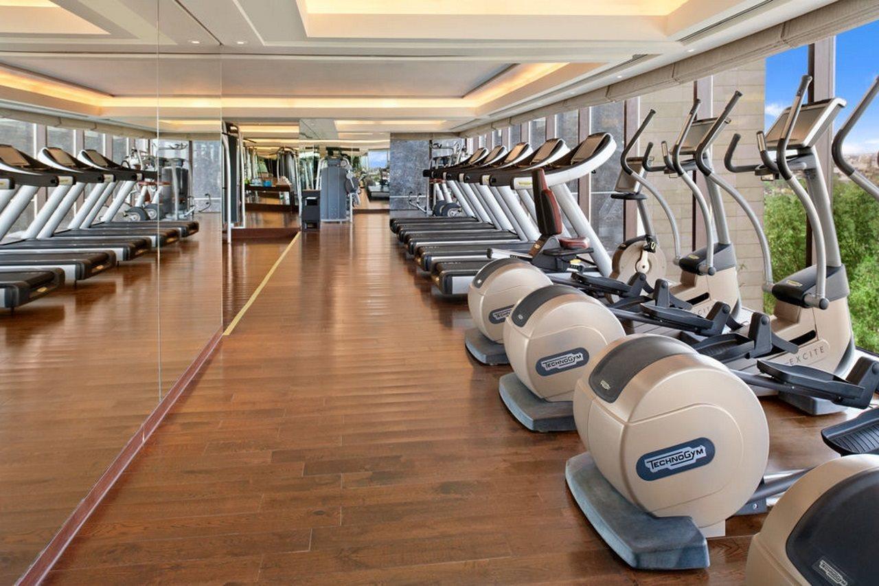 The Leela Ambience Convention Hotel Delhi Νέο Δελχί Εξωτερικό φωτογραφία The gym at the hotel