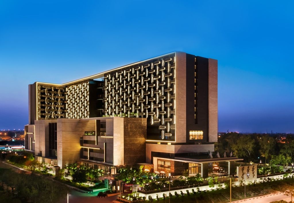 The Leela Ambience Convention Hotel Delhi Νέο Δελχί Εξωτερικό φωτογραφία The St. Regis Mumbai