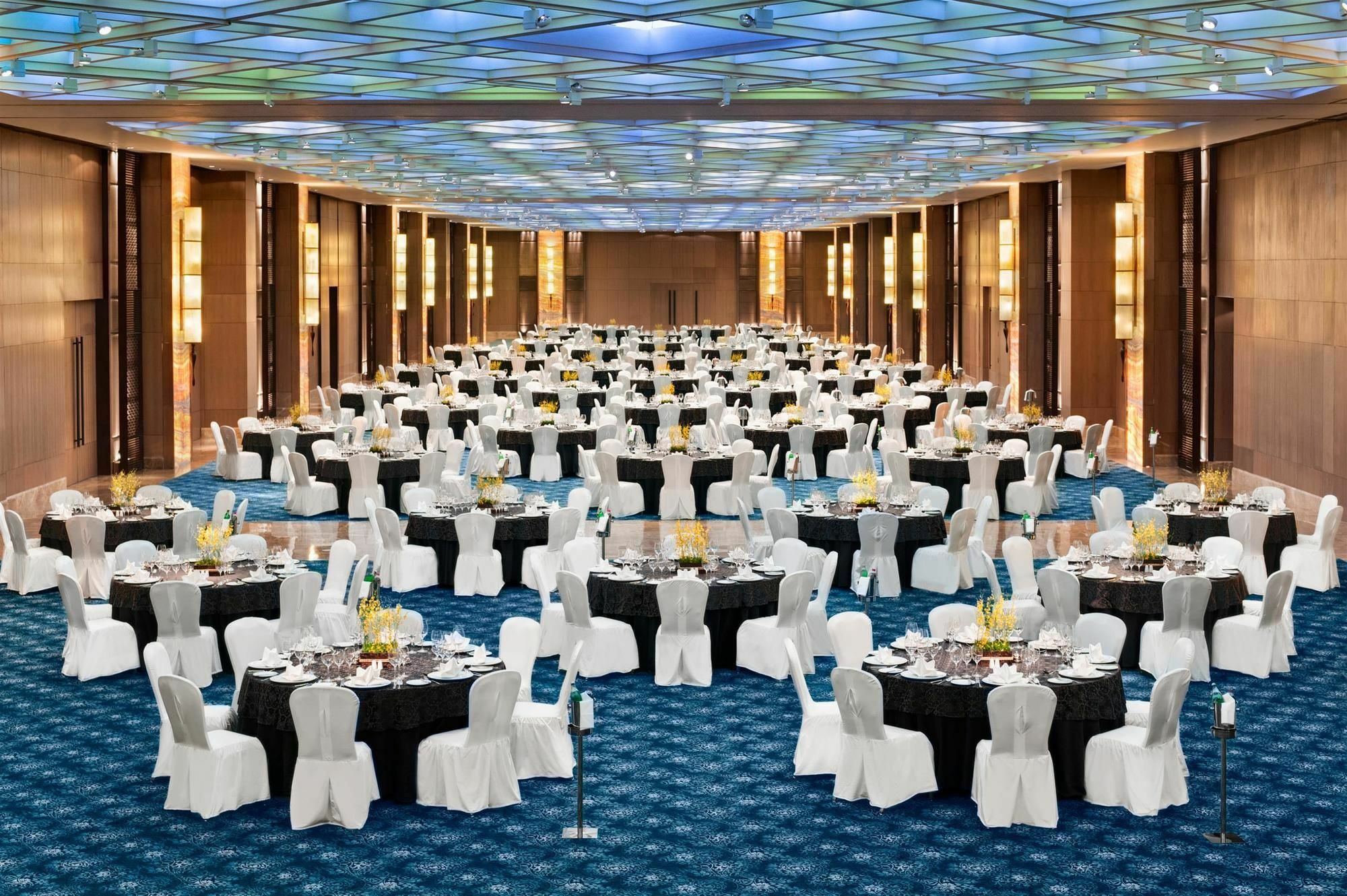 The Leela Ambience Convention Hotel Delhi Νέο Δελχί Εξωτερικό φωτογραφία The Grand Ballroom